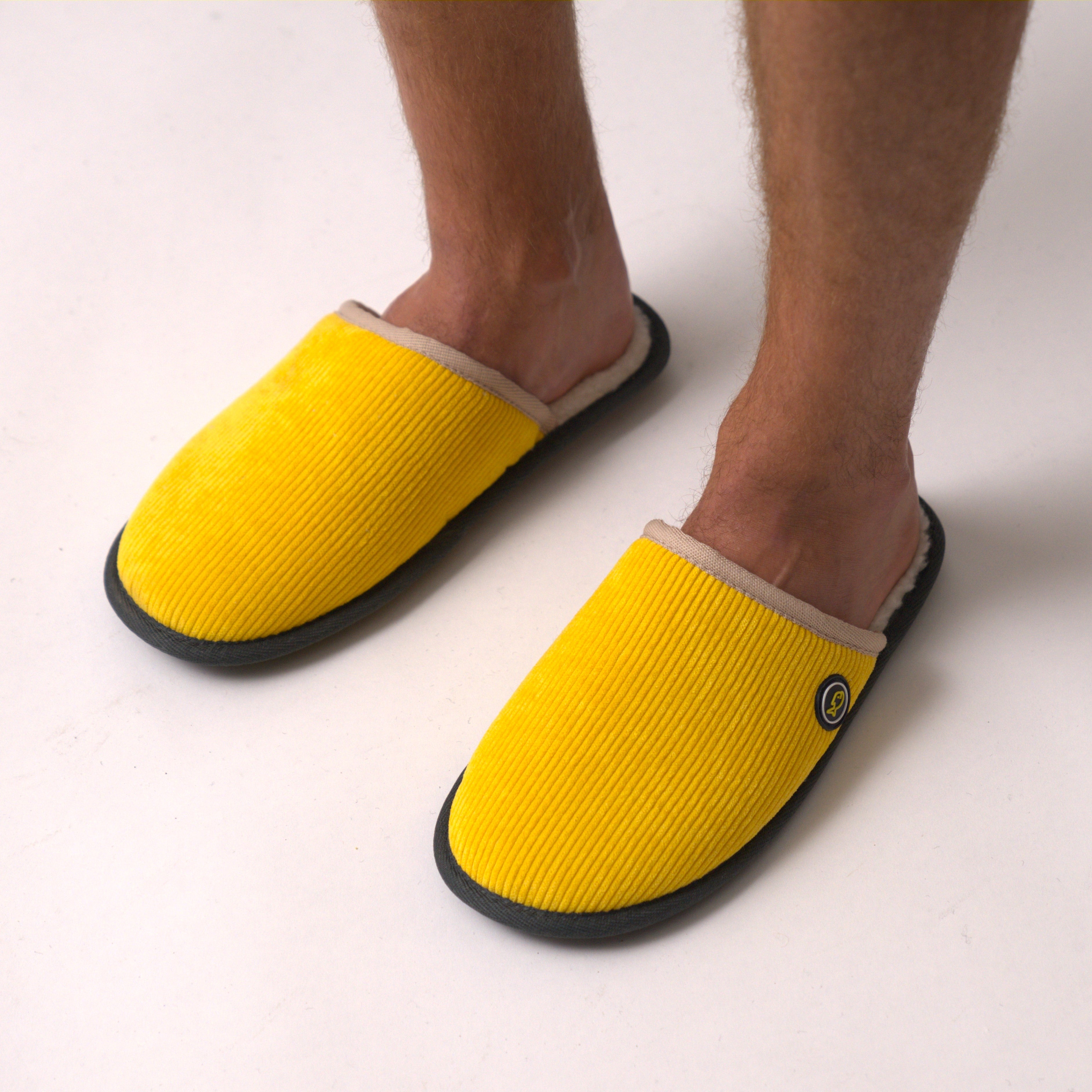 Ribbed velvet slippers Yellow