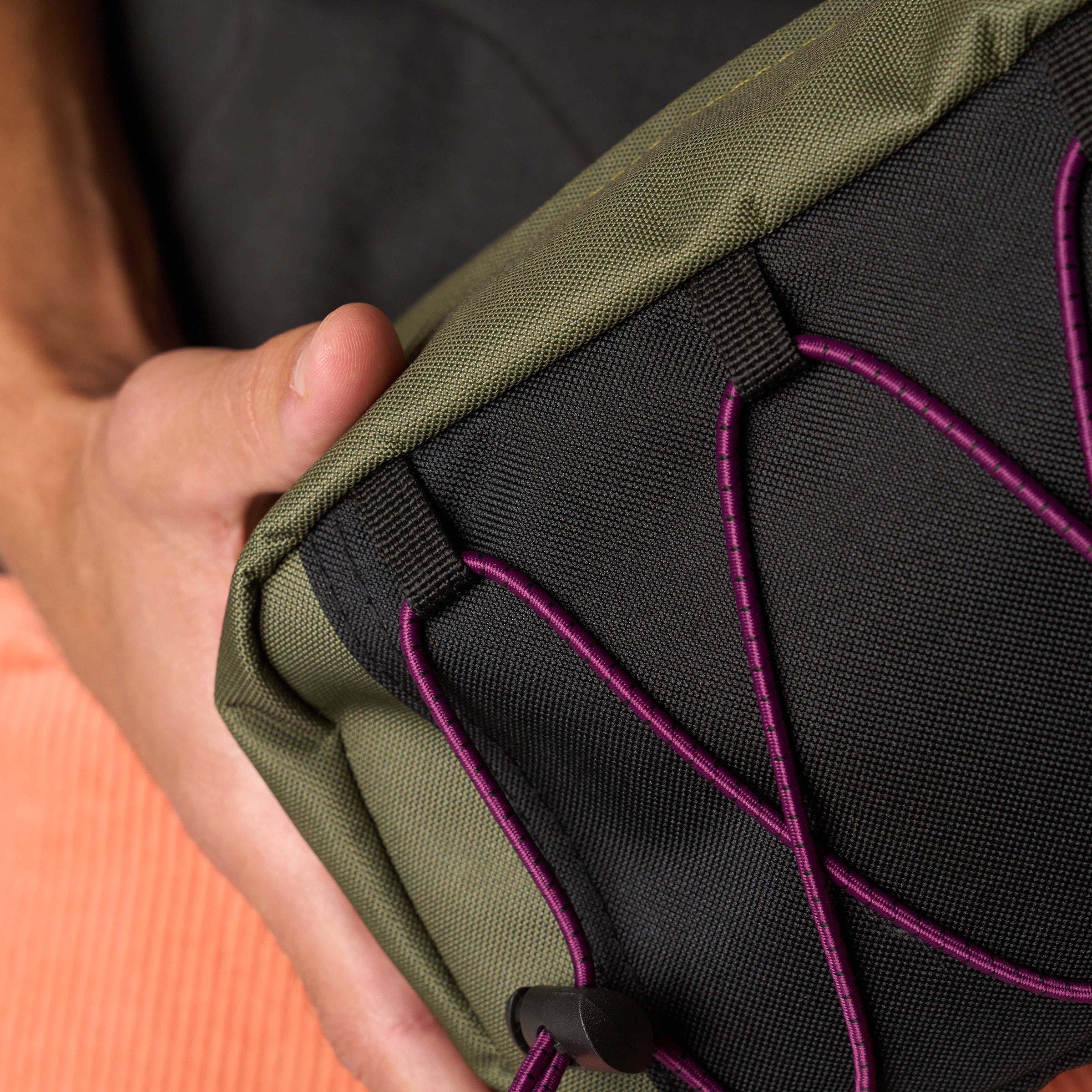 Trousse de toilette en polyester recyclé - Kaki et noir