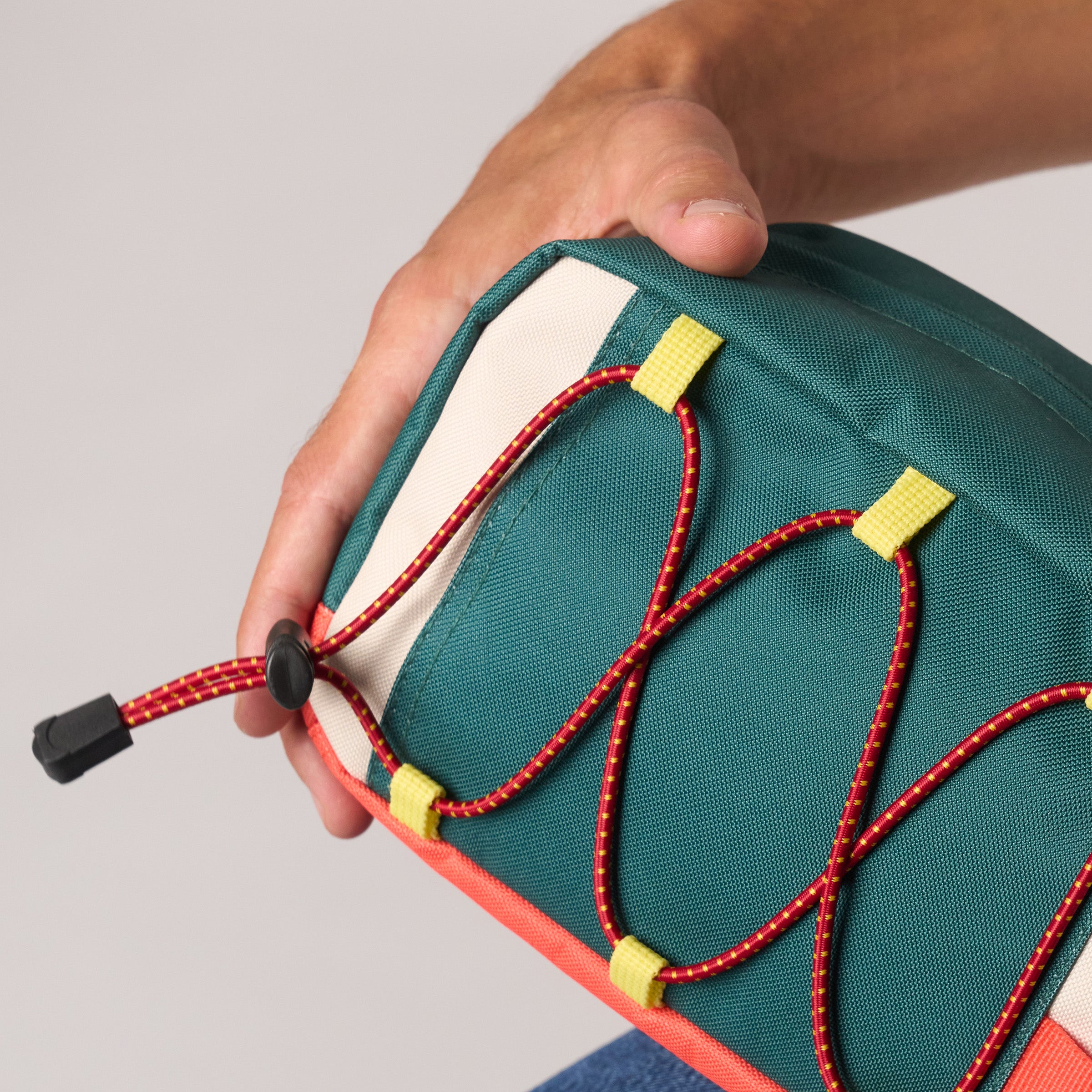 Trousse de toilette en polyester recyclé - Vert et ivoire